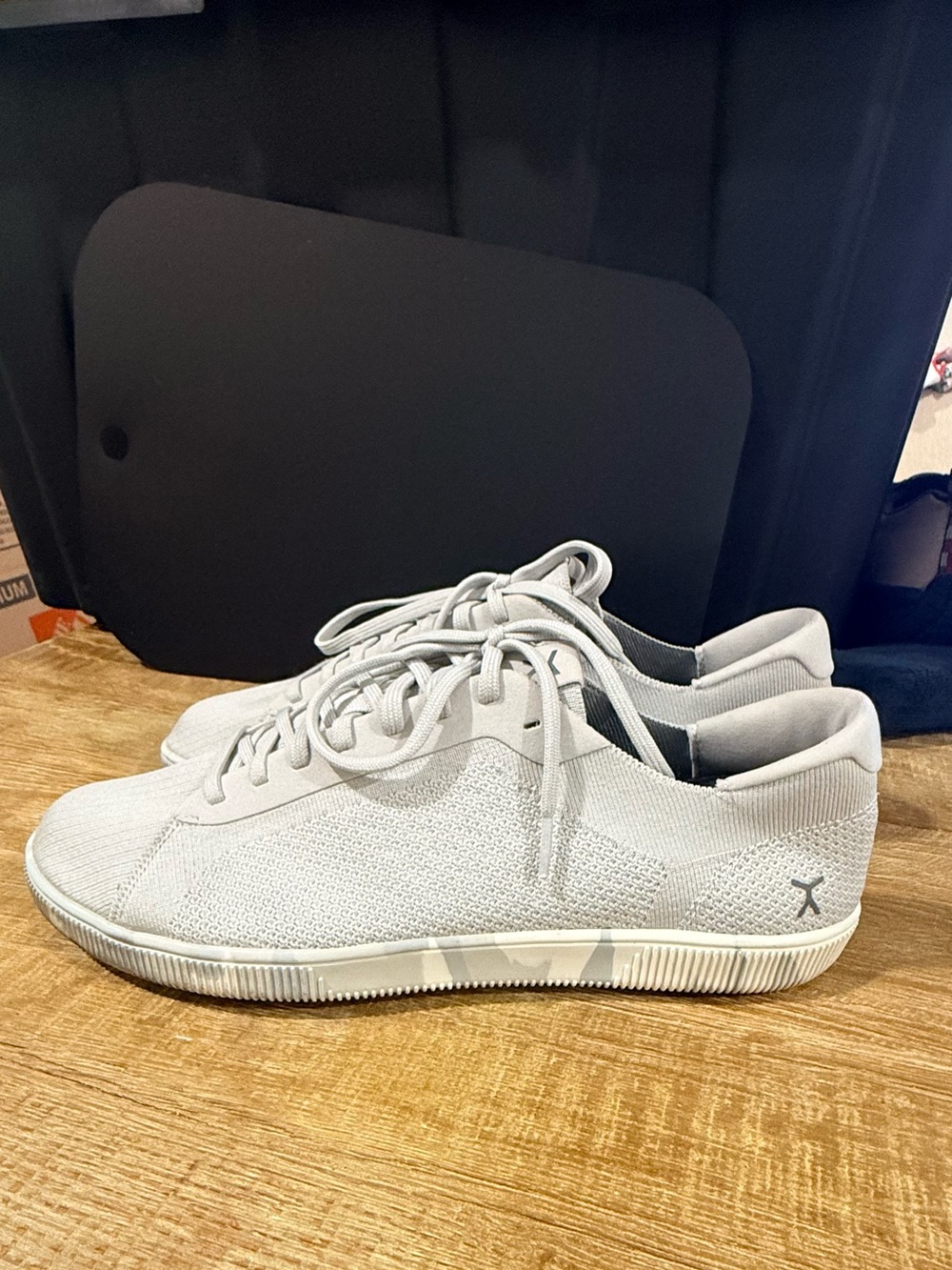 Flux | The Adapt Knit Trainer | Silver w/Silver Camo Bottoms | Size Men’s 13